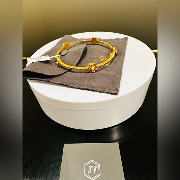 Authentic Luxury Minimalist Julie Vos Flower Pearl Station Bangle/Bracelet - Picture 7 of 17